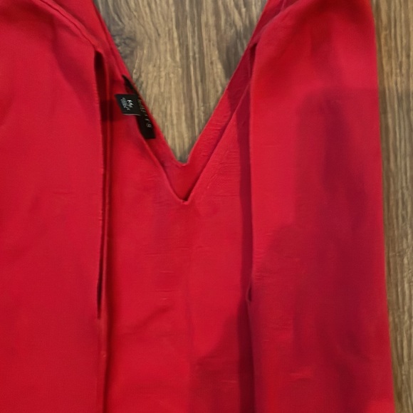 Red sleeveless shirt size medium petite - Picture 4 of 4